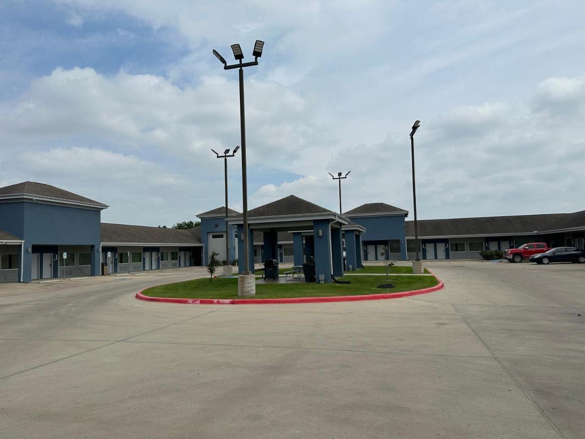 Lonestar Inn El Campo Exterior photo